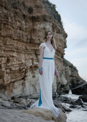 Cap Sleeves Ivory Lace Backless Stunning Wedding Dress Cap Sleeves Ivory Lace Backless Stunning Wedding Dress